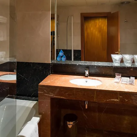 Otel Catalonia Diagonal Centro 4*